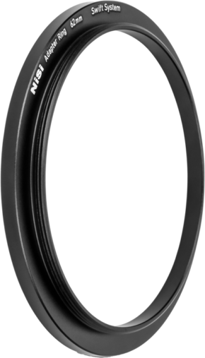 800q-01_128518 NiSi-suodatin Swift System Adapter Ring 62mm -soviterenkaasun musta NiSi-suodatin Swift System Adapter Ring 62mm -soviterenkaasua näytetään vinossa tavallista taustaa vasten.