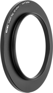 Musta NiSi-suodatin Swift System Adapter Ring 52-62mm -soviterenkaasu näkyy vaaleaa taustaa vasten.