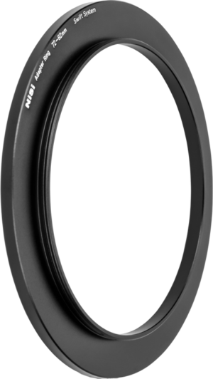 800q-01_128526 A black round camera lens adapter ring marked "NiSi Filter Swift System Adapter Ring 67-82mm" is shown on a white background.