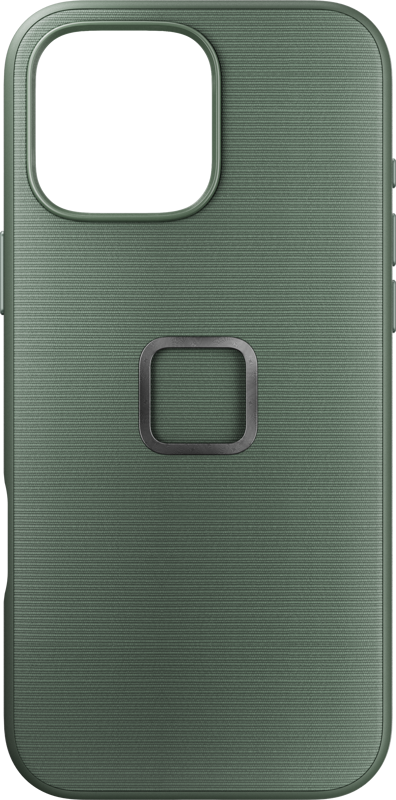 800q-01_128874 Peak Design Mobile Everyday Fabric -kangaskotelossa iPhone 16 Pro Max -puhelimelle, väri Sage, on vihreä kuvioitu muotoilu, suuri kameraleikkaus vasemmassa yläkulmassa ja neliönmuotoinen metallirengas keskellä.
