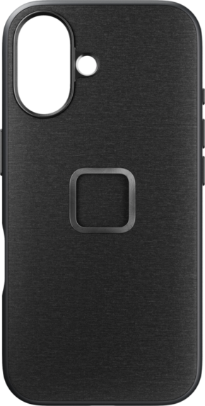 Peak Design Mobile Everyday Fabric -kangaskotelossa iPhone 16:lle, väriltään Charcoal, on suuri pyöristetty suorakulmainen kamera-aukko, pieni pyöreä salamaleikkaus ja neliönmuotoinen syvennys takana keskellä.
