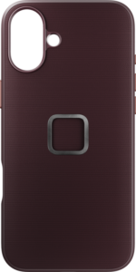 800q-01_128896 Peak Design Mobile Everyday Fabric -kotelo iPhone 16 Plus -puhelimelle Eclipse on tummanruskea kotelo, jossa on kuvioitu pinta, neliönmuotoinen metallinen kehä keskellä ja tarkat leikkaukset kameralle ja salamalle vasemmassa yläkulmassa.