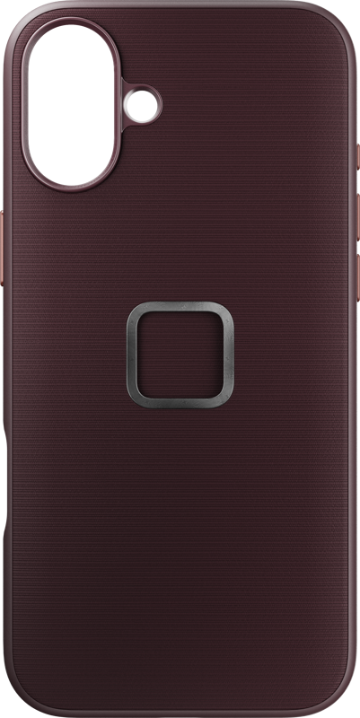 800q-01_128896 Peak Design Mobile Everyday Fabric -kotelo iPhone 16 Plus -puhelimelle Eclipse on tummanruskea kotelo, jossa on kuvioitu pinta, neliönmuotoinen metallinen kehä keskellä ja tarkat leikkaukset kameralle ja salamalle vasemmassa yläkulmassa.