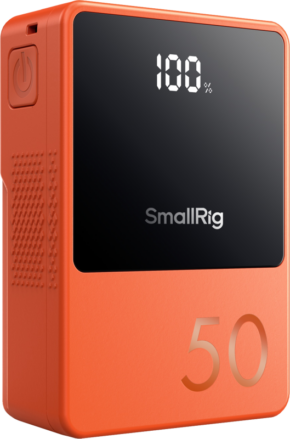800q-01_129138 SmallRig 4871 V-Mount Battery Mini VB50 (oranssi) sisältää mustan digitaalinäytön, jossa näkyy 100 %, etupuolen alaosaan painetun numeron 50 ja sivussa olevan virtapainikkeen.