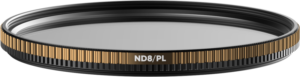 800q-01_129493 PolarPro Quartzline ND8 (3 Stop) / Polarisaatiosuodatin 67mm -harmaasuodin näkyy mustalla renkaalla, jossa on kullanväriset kuvioidut raidat reunalla, vaalealla taustalla.