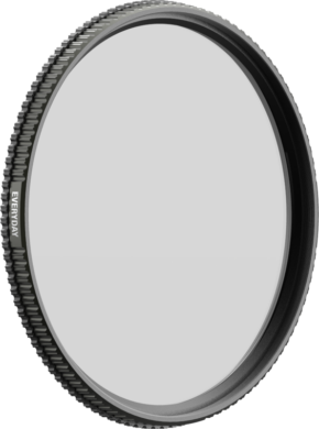 800q-01_129517 PolarPro Shortstache Everyday Mist 1/4 / PL 43mm -suodattimen lähikuvassa näkyy sen kuvioitu musta metallireunus ja kirkas lasikeskiö, jonka kyljessä on merkintä EVERYDAY.