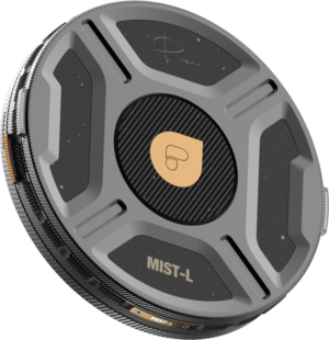 800q-01_129542 A close-up of the PolarPro Helix Mist Light 1/8 filter shows the grey and black lens cover with the inscription "MIST-L" and gold emblem in the centre, signature at the top, textured details and metallic accents.