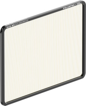 PolarPro 4x5.65" GoldMorphic Filter on suorakulmainen kamerasuodatin, jonka läpinäkyvässä pinnassa on musta reunus ja hienoja kultaisia pystyviivoja valkoista taustaa vasten.