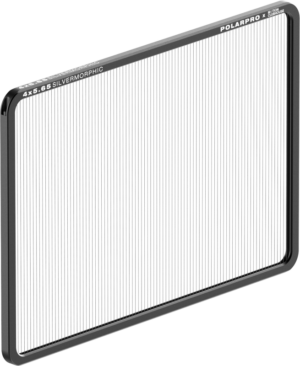 PolarPro 4x5,65" Silvermorphic Filter, jossa on ohuet pystysuorat viivat mustassa suorakulmaisessa kehyksessä, näkyy valkoista taustaa vasten.