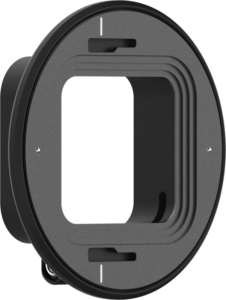 800q-01_129682 PolarPro Moment Anamorphic Lens Adapter on pyöreä, musta, litteä sovitin, jossa on keskellä suorakulmainen leikkaus, pystysuorat urat sisäreunassa, kaksi valkoista kohdistusmerkkiä ja pienet ruuvit kehyksen kummallakin puolella.
