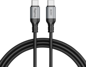 800q-01_129918 SmallRig 4908 240W USB-C-virtakaapeli on punottu musta kaapeli, jossa on metalliset liittimet ja jossa on merkintä "SmallRig" toisessa päässä ja "240W" toisessa päässä, siististi kelattuna vaaleaa taustaa vasten.