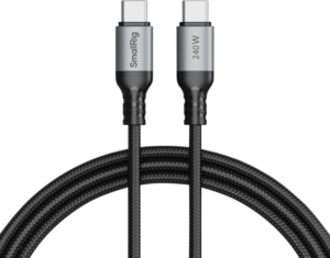 800q-01_129918 SmallRig 4908 240W USB-C-virtakaapeli on punottu musta kaapeli, jossa on metalliset liittimet ja jossa on merkintä "SmallRig" toisessa päässä ja "240W" toisessa päässä, siististi kelattuna vaaleaa taustaa vasten.