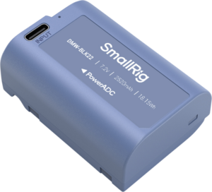 800q-01_129922 SmallRig 4906 USB-C ladattava kamera-akku DMW-BLK22 on harmaa, siinä on USB-C-tuloliitäntä ja sen yläosassa on tekniset tiedot: 7,2 V, 2520 mAh ja 18,1 Wh kapasiteetti.