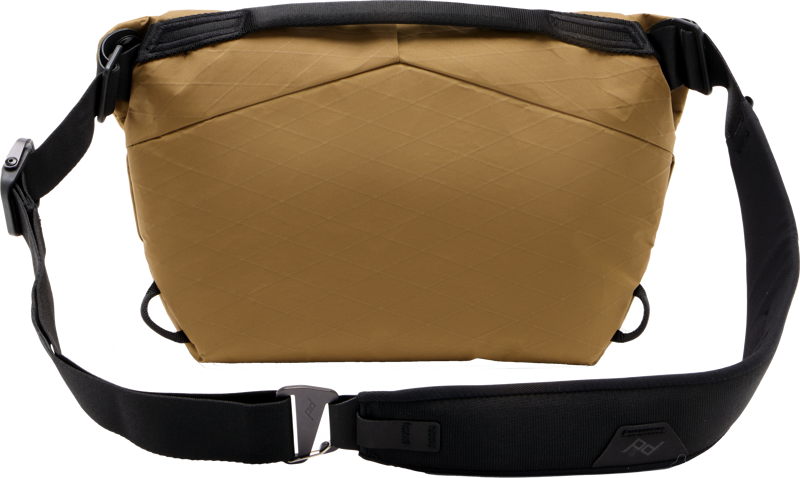 800q-03_127961 Peak Design Everyday Sling v2 3L – Coyote