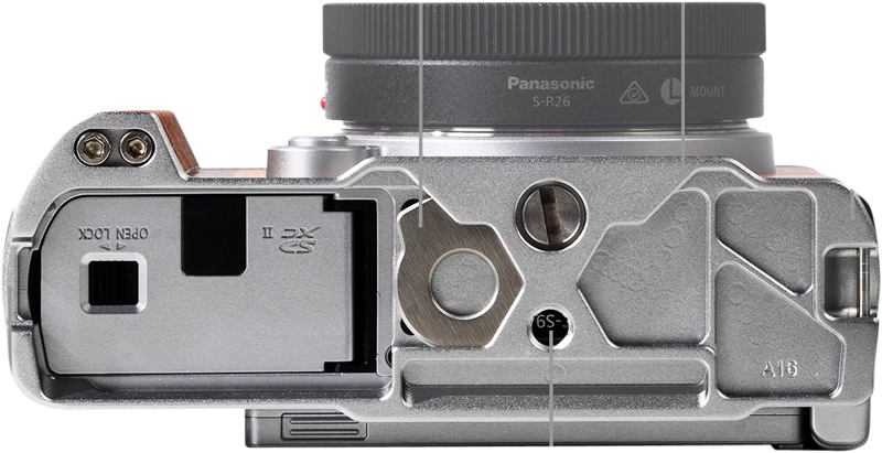 800q-04_129943 SmallRig 5052 L-Shape Handle for Panasonic LUMIX S9 - Orange Limited Edition