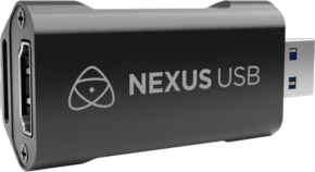 Lähikuva ATOMOS Nexus HDMI-USB-muuntimesta, jossa näkyy USB-liitin ja HDMI-portti mustassa kotelossa, jossa on ATOMOS Nexus -logo.