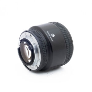 Nikon AF Nikkor 85mm f/1.8 D - Käytetty