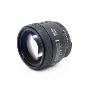 Nikon AF Nikkor 85mm f/1.8 D - Käytetty