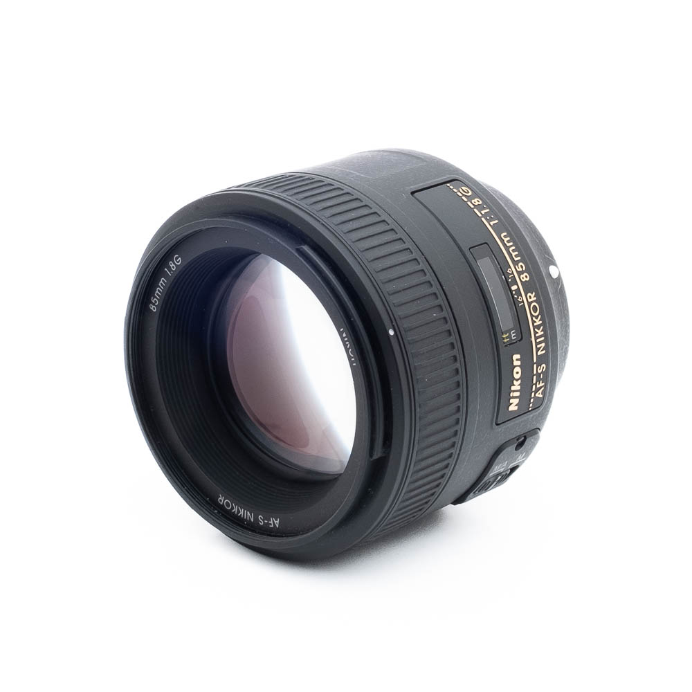 Nikon 85mm f18G-2-2 Nikon AF-S Nikkor 85mm f/1.8 G (Kunto K5) - Käytetty