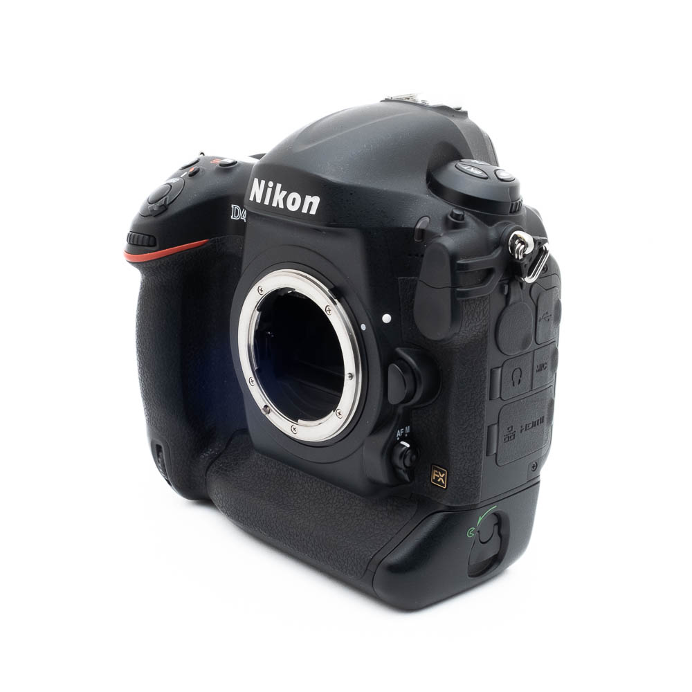 Nikon D4-4-2 Nikon D4s (SC 115000) - Käytetty