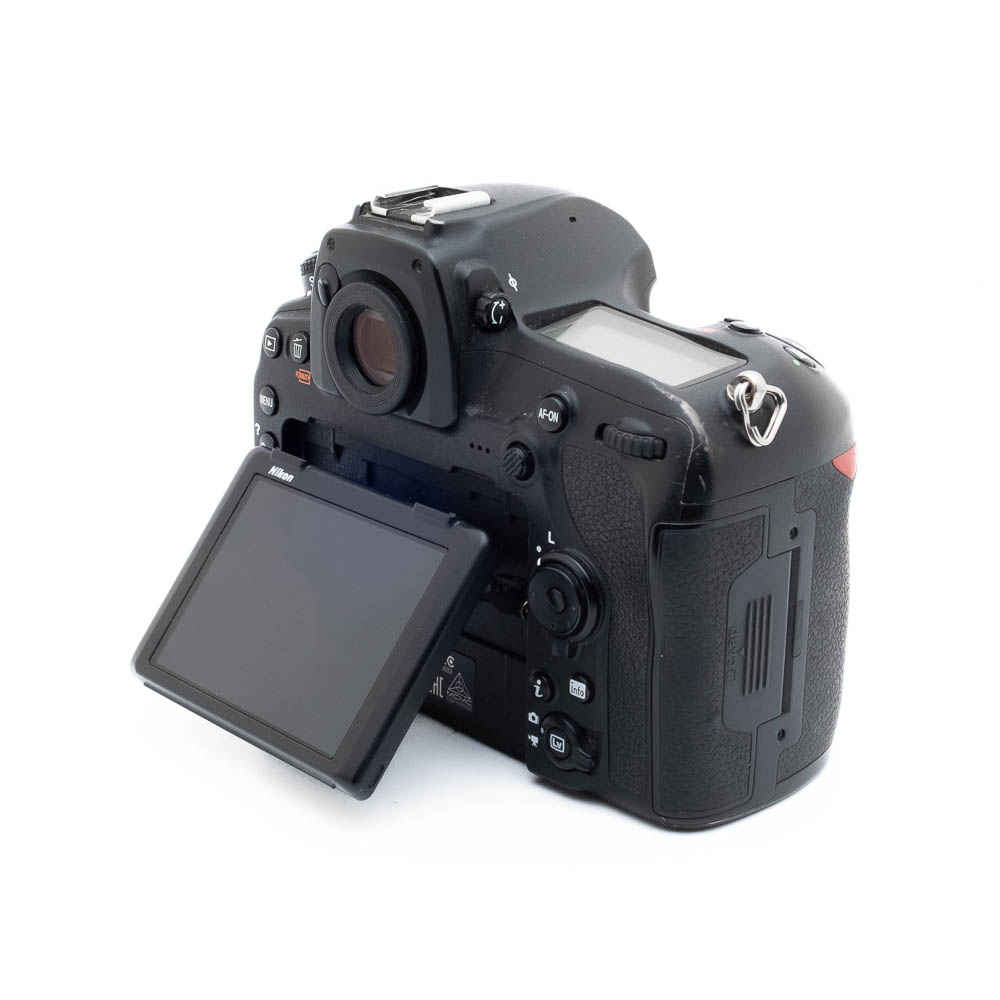 Nikon D850 8177-5 Nikon D850 (SC 86000) + akkukahva - Käytetty