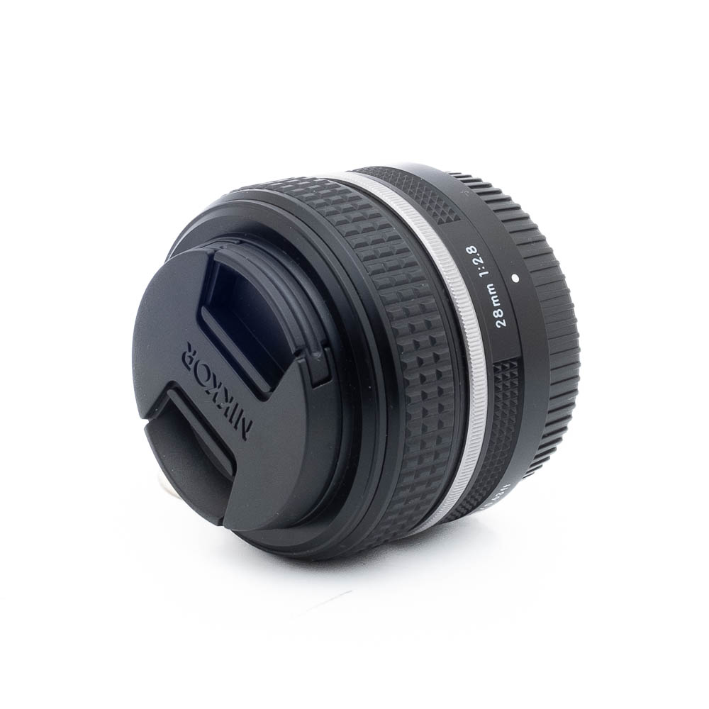 Nikon Z 28mm f28-3 Nikon Nikkor Z 28mm f/2.8 SE (Kunto K5, takuu 6kk) - Käytetty
