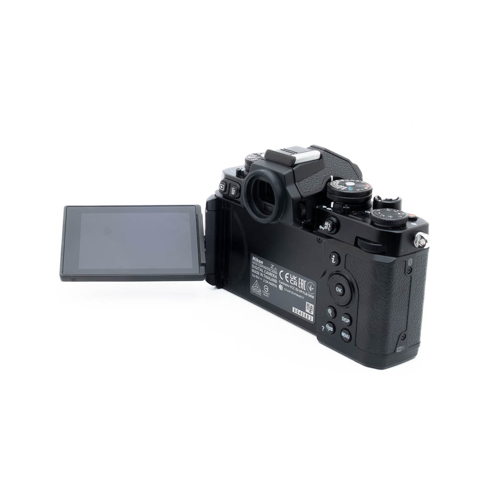 Nikon Z fc-3-2 Nikon Z fc (SC 12000, Kunto K5, takuu 6kk) - Käytetty