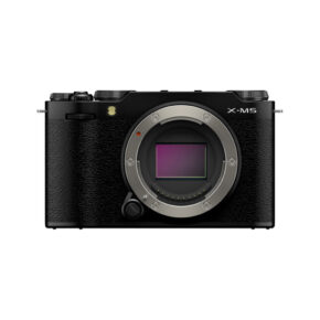 X-M5M9 Fujifilm X-M5 -järjestelmäkamera, musta, näkyy edestä mustana peilittömänä kamerarunkona ilman objektiivia, paljastaen sen kennon.