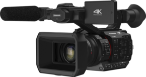800q-01_121234 Panasonic HC-X20E on musta 4K-ammattilaisvideokamera, jossa on suuri mikrofoni, linssinsuojus ja useita sivusäätöpainikkeita ja -valitsimia.