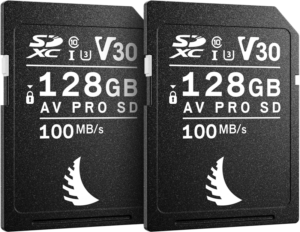 Kaksi ANGELBIRD SD Match Pack for Canon AV Pro V30 128 GB -muistikorttia (2 kpl), musta ja valkoinen teksti, on kuvassa vierekkäin.