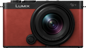 800q-02_129817 Panasonic Lumix S9 Crimson Red + 18-40mm f/4.5-6.3