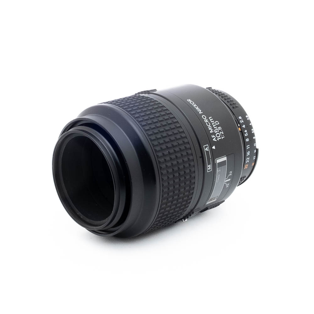 Nikon 105mm f28 D-2 Nikon AF Micro-Nikkor 105mm f/2.8 D - Käytetty