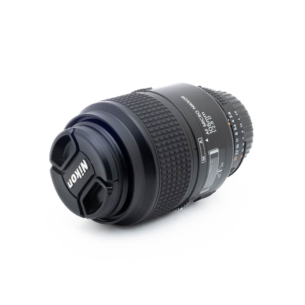 Nikon 105mm f28 D-3 Nikon AF Micro-Nikkor 105mm f/2.8 D - Käytetty