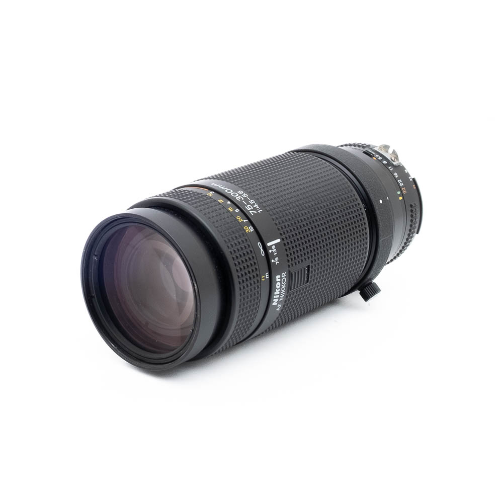 Nikon 75-300mm f45-56 D-2 Nikon AF Nikkor 75-300mm f/4.5-5.6 - Käytetty