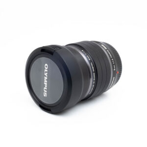 Olympus 8mm f18 PRO-3 Olympus M.Zuiko Digital ED 8mm f/1.8 Pro Fisheye (Kunto K5) - Käytetty