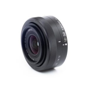 Lumix 12-32mm f35-56-2 Panasonic Lumix 12-32mm f/3.5-5.6 Mega O.I.S. (Kunto K5, sis. ALV 25,5%) - Käytetty