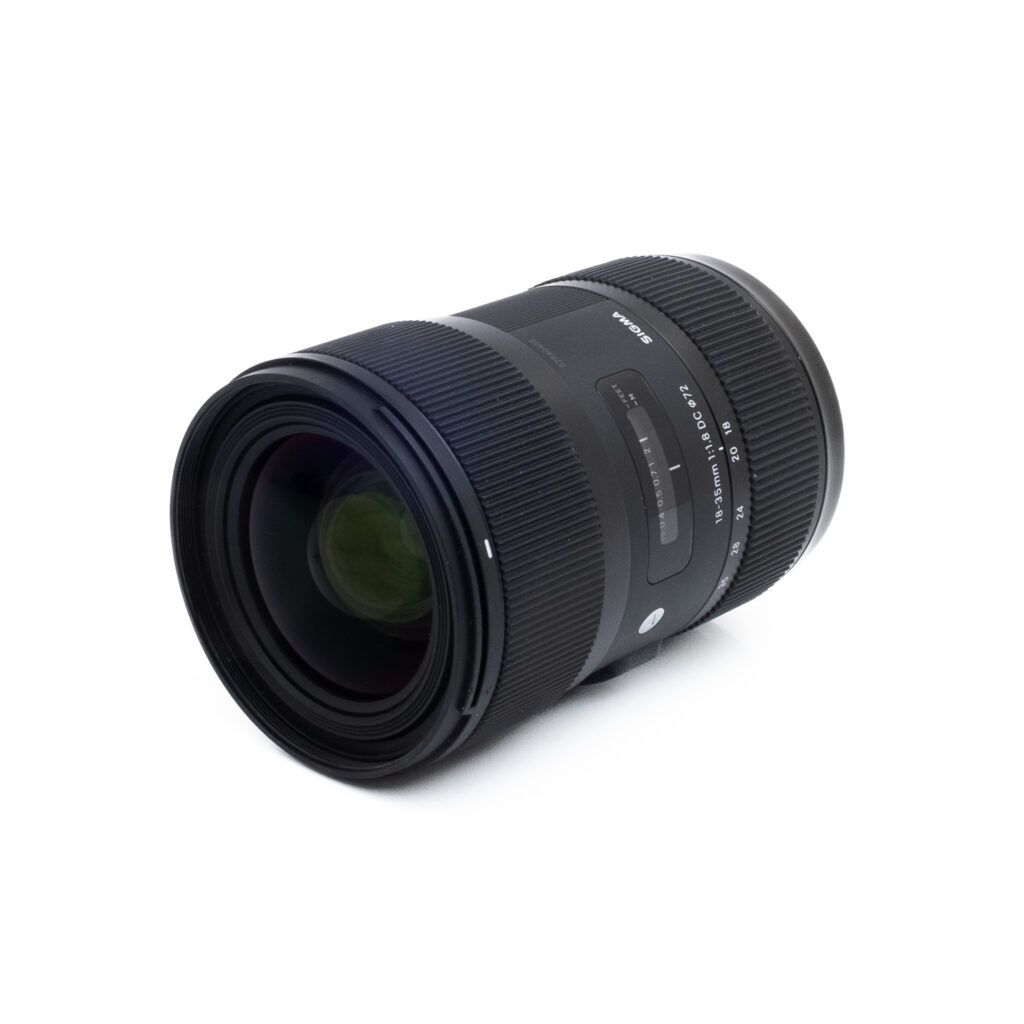 Sigma 18-35mm f18 DC Nikon-2-3 Sigma 18-35mm f/1.8 Art DC HSM Nikon F DX - Käytetty