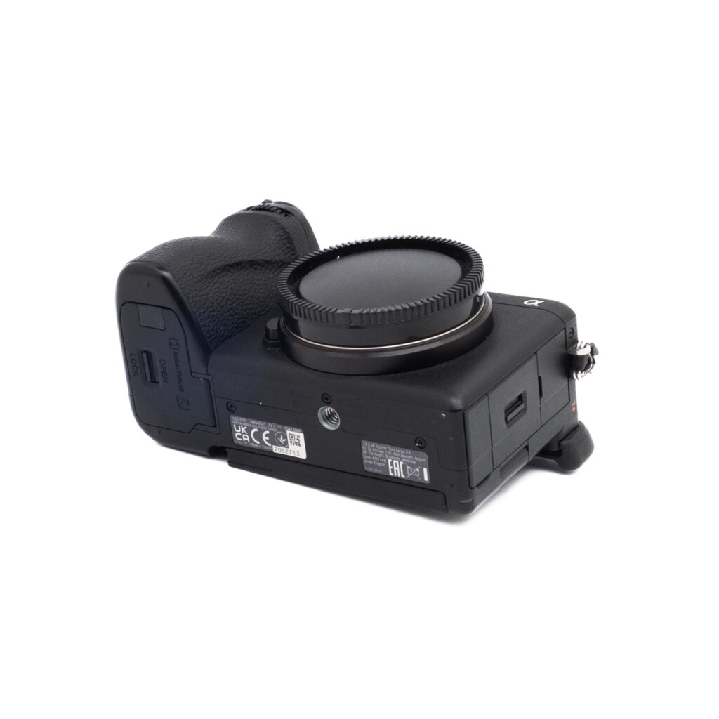 Sony A6700 (SC 10000, Kunto K5, sis. ALV 25,5%) - Käytetty