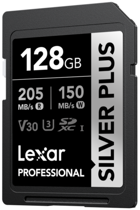 800q-01_128080 Lexar SDXC Professional SILVER Plus 1066x (V30) 128GB -muistikortti tarjoaa jopa 205 MB/s luku- ja 150 MB/s kirjoitusnopeuden, ja sen mustassa ja hopeisessa etiketissä on luokka- ja nopeusluokitus.