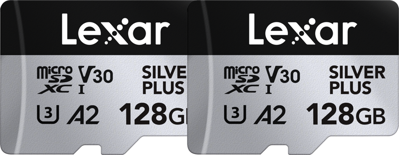 800q-01_128511 Kaksi Lexar microSDXC Silver Plus 1066x 2x128GB -korttia näytetään vierekkäin, ja kummassakin on merkintä V30, U3, A2 ja Lexarin logo yläreunassa.