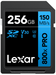 800q-01_128864 Lexar SDHC 800x Pro UHS-I -kortti - 256GB muistikortti tarjoaa 150 MB/s nopeuden, V30, U3, Class 10 -luokitukset, ja siinä on musta ja sininen muotoilu.
