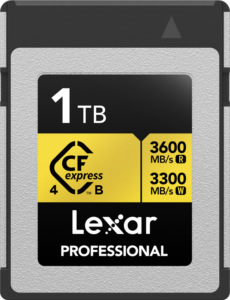800q-01_130543 Lexar CFexpress 4.0 Pro Gold R3600/W3300 1TB -muistikortin lukunopeus on 3600 MB/s ja kirjoitusnopeus 3300 MB/s, ja siinä on harmaa ja keltainen etiketti.