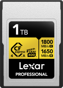 800q-01_130644 Lexar CFexpress 4.0 Pro Gold (tyyppi A) muistikortti on 1TB kapasiteetti, VPG400-luokitus, jopa 1800 MB / s luku- ja 1650 MB / s kirjoitusnopeus, erottuva keltainen ja musta muotoilu.