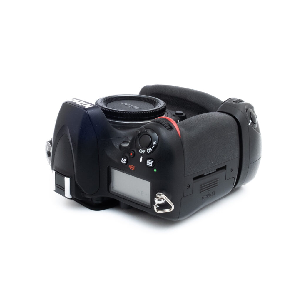 Nikon D600-2-2 Nikon D600 (SC 36000) + akkukahva - Käytetty