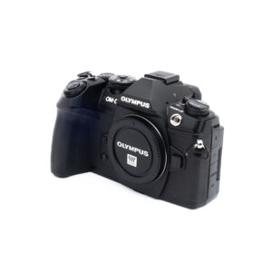 Olympus E-M1 II-5 Olympus OM-D E-M1 Mark II (SC 14000) - Käytetty