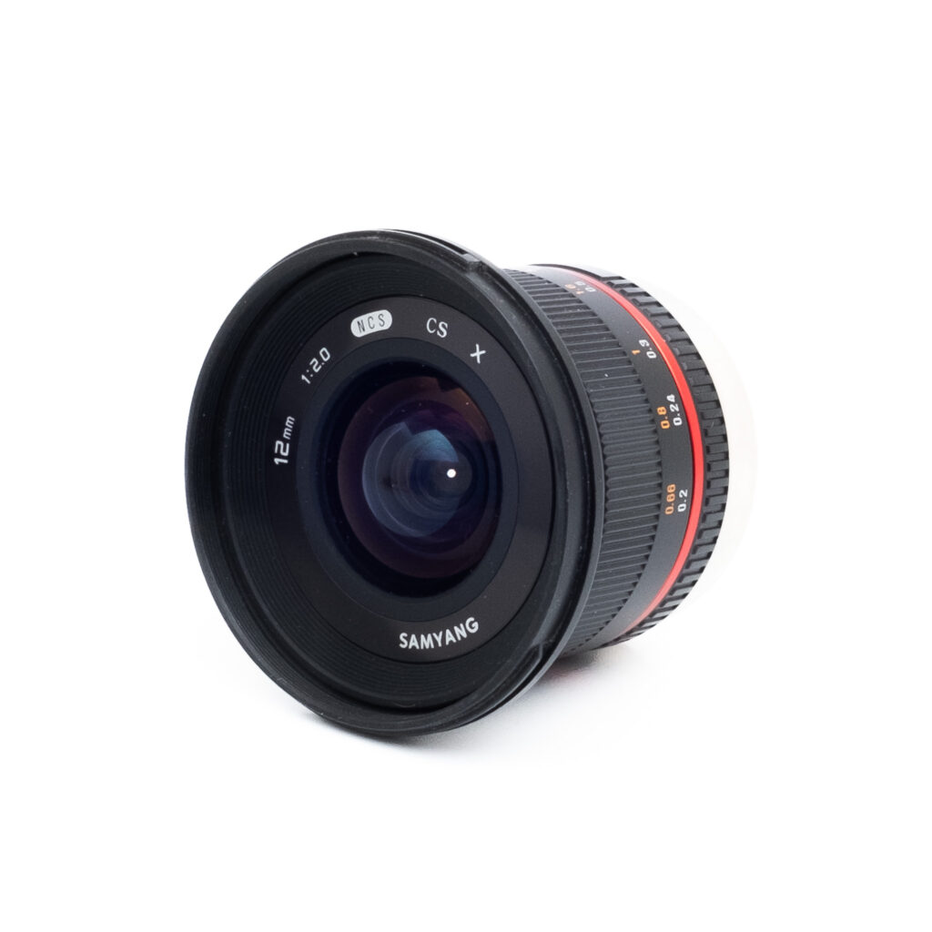 Samyang 12mm f2 NCS CS X-2 Samyang 12mm f/2 NCS CS Fujifilm - Käytetty