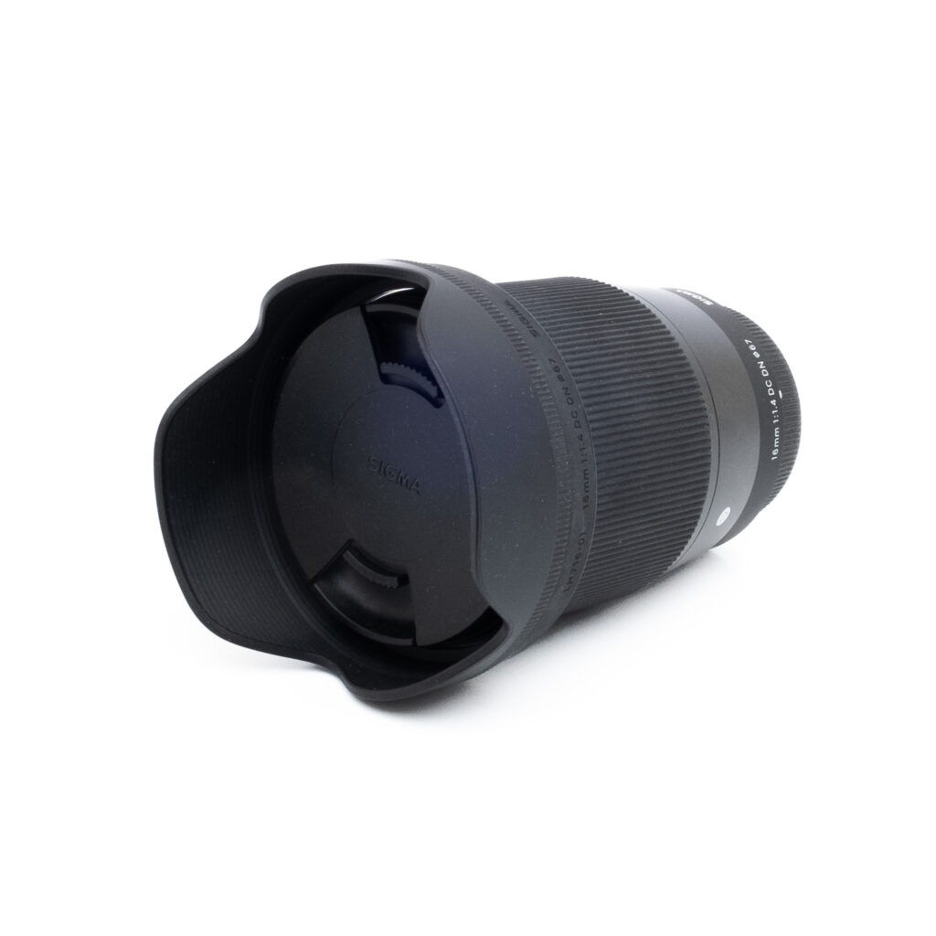 Sigma 16mm f14 DC DN-3 Sigma 16mm f/1.4 DC DN C MFT (Kunto K5) - Käytetty