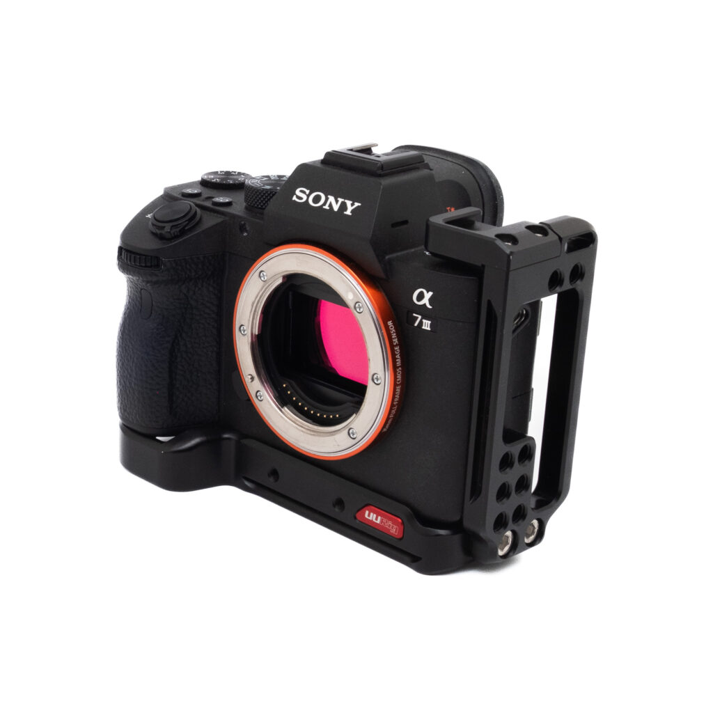 Sony A7 III ja cage-4 Sony A7 III + L-Rauta (sis. ALV 25,5%, SC 500) – Käytetty