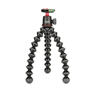 JOBY Tripodkit GorillaPod 3K II on musta ja punainen kolmijalka, jossa on joustavat, nivelletyt jalat, pyöreä jalusta ja punainen kiinnike, jossa on kuplavaa'an taso, ja joka sopii täydellisesti kameroille tai älypuhelimille.