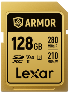Lexar SDXC ARMOR Gold UHS-II IP68 R280/W210 128GB -muistikortti, jonka etupuolella on V60- ja U3-nopeusluokkasymbolit, tarjoaa 128GB kapasiteetin, 280 MB/s luku- ja 210 MB/s kirjoitusnopeuden.